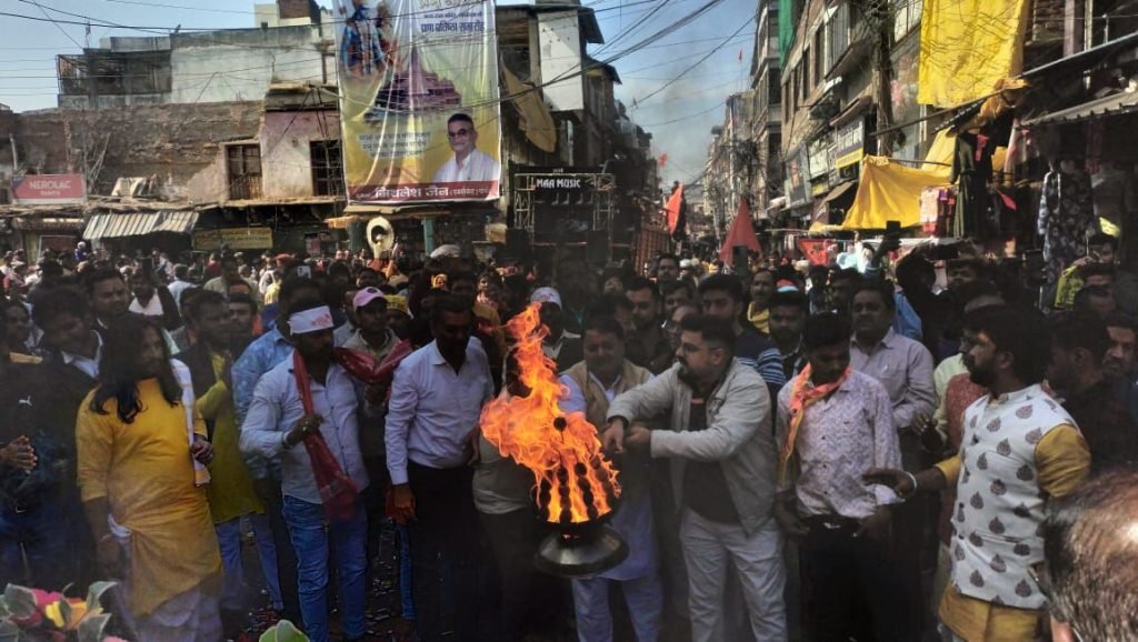 सुभाष चौक में व्यापारी संघ द्वारा महाआरती